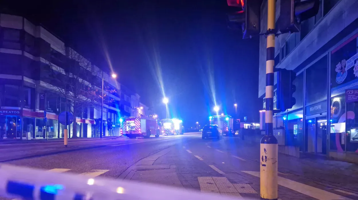 Apartment Fire in Hasselt: 19 Evacuated, No Injuries, Investigation Underway