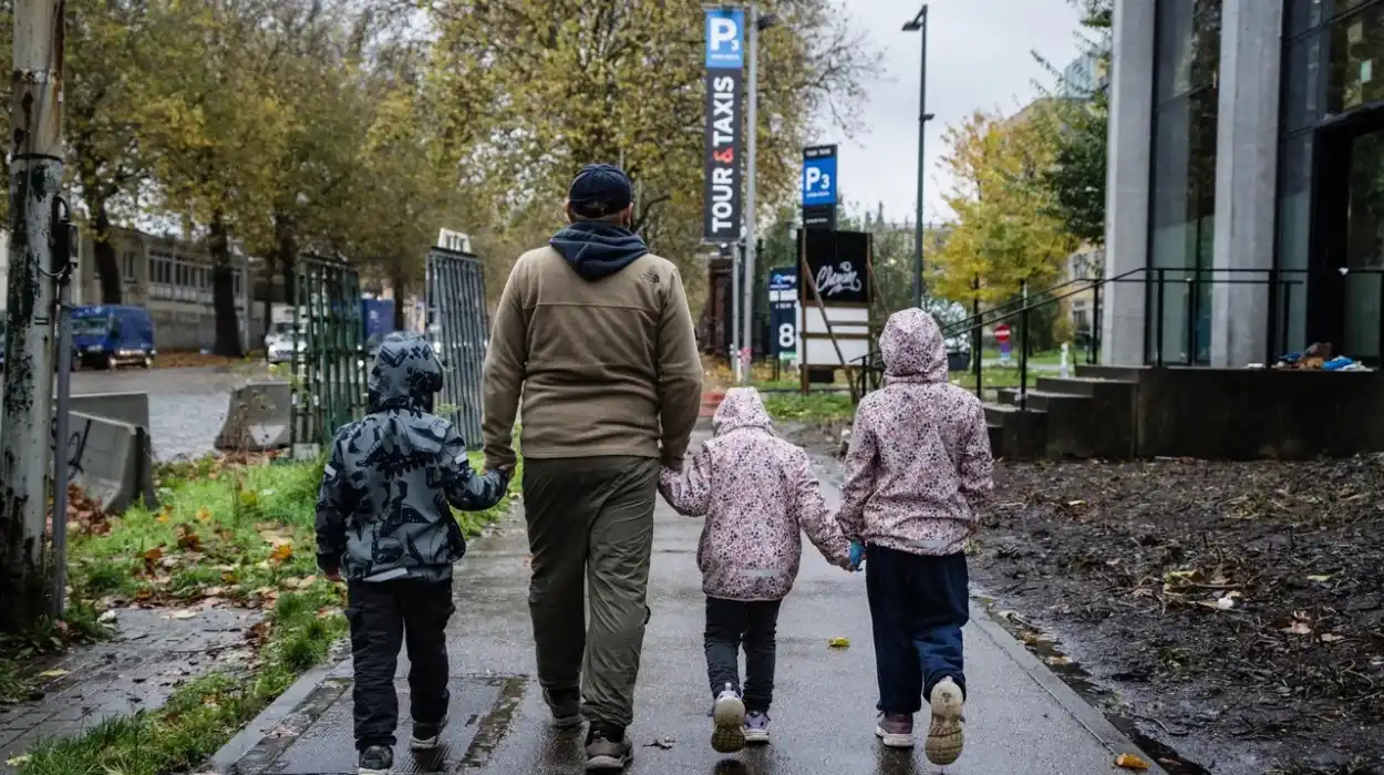 Brussels Shelter Crisis: 4,383 Asylum Seekers, Including Samat’s Family, Face Struggles