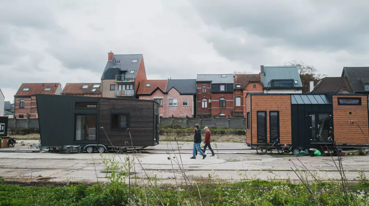 Guillaume Calls for Adequate Housing Solutions Amid Ghent’s Crisis of 600+ Homeless Children