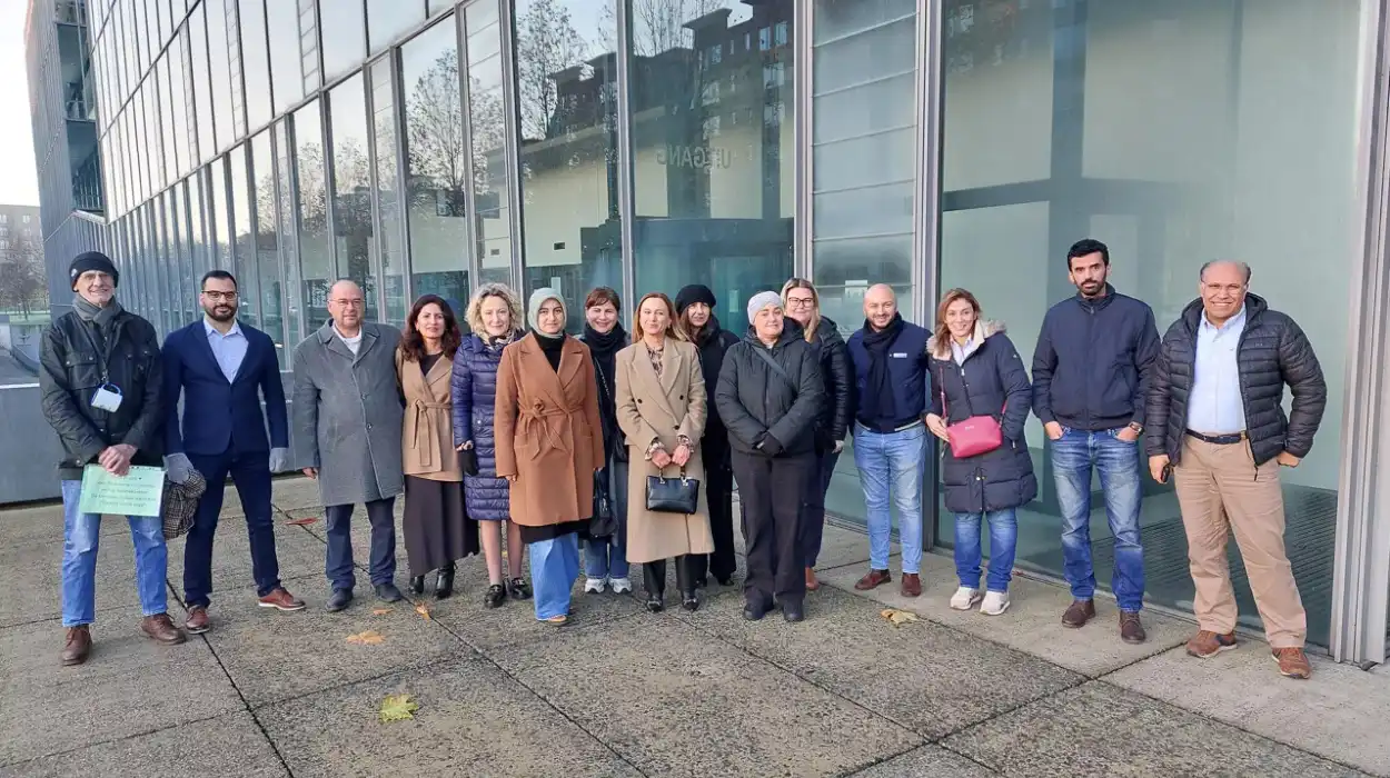 Interpreters Protest in Ghent: 20 Push for Timely Payments Amid Financial Hardships