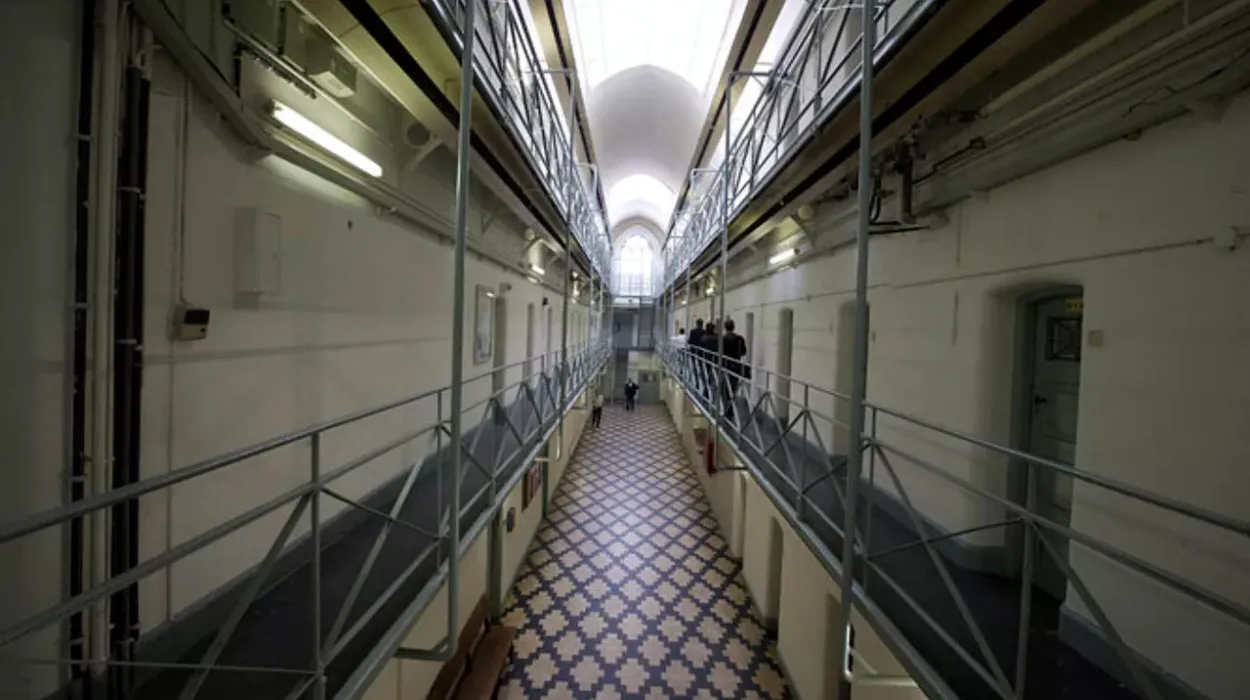 Leuven-Central Prison Guards Strike Over Safety Concerns Following Threats, VSOA’s Eddy De Smedt Weighs In