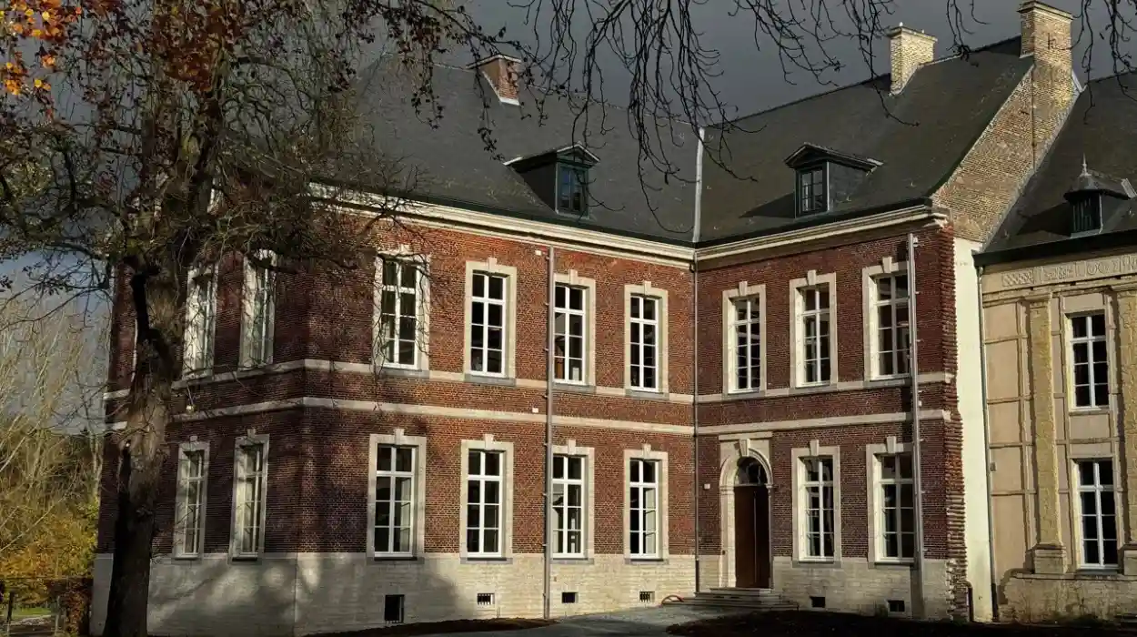 Leuven’s New Abbot’s Quarters: A Historic Youth Center Designed by Laurent-Benoît Dewez