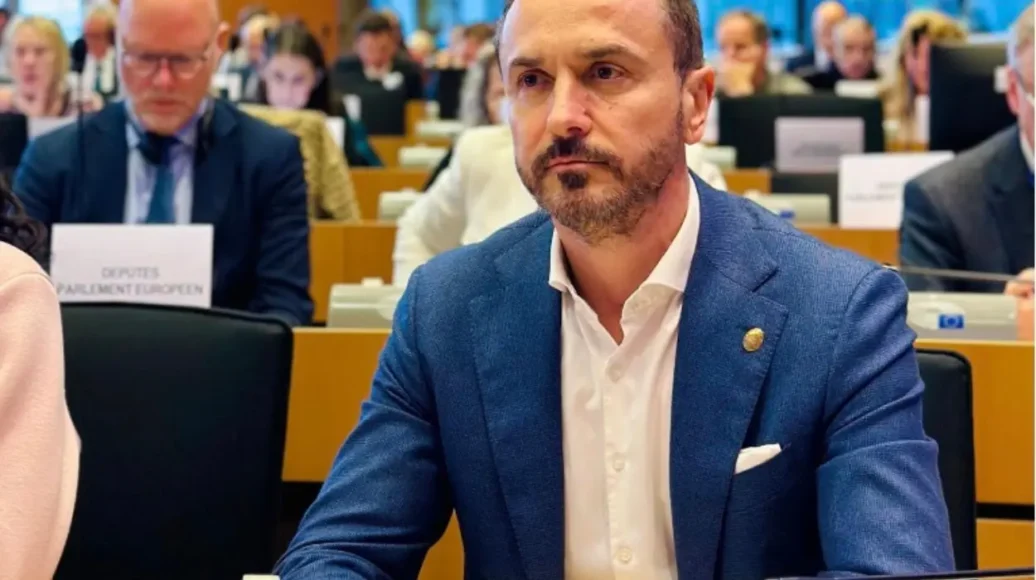 MEP Ștefan Mușoiu Advocates for Enhanced Passenger Protections