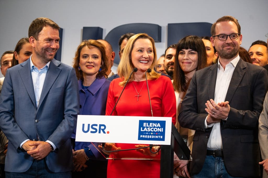 Reformist Leader Mobilizes Romanians to Counter Rising Pro-Russia Hard Right