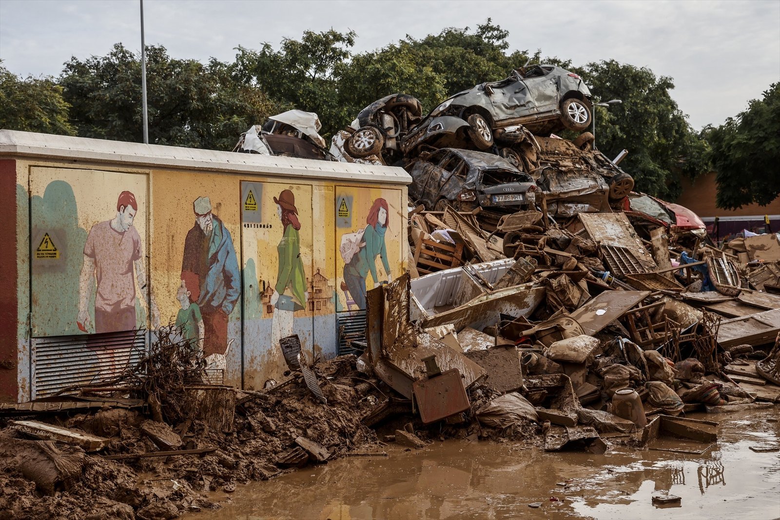 The EU and Spain are finalizing the shipment of material aid and technical teams to assist after the DANA