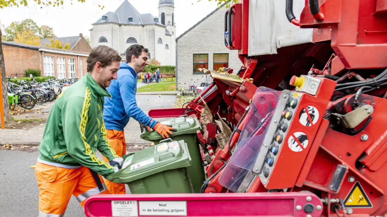 Alderman Van Oppens Unveils Leuven’s New Trash Collection Plan for 2025