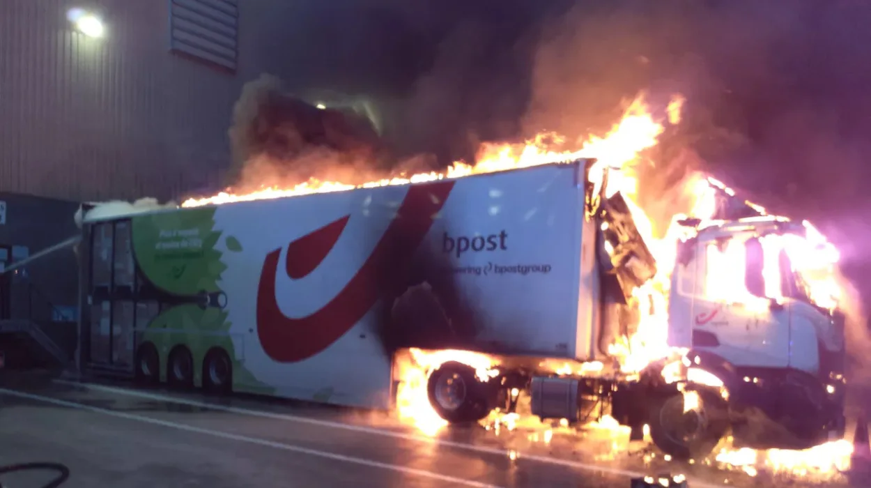Bpost Truck Fire in Brussels Extinguished Quickly; No Injuries Reported