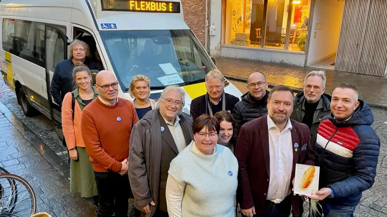 Bruges’ De Lijn Receives Pluim Award for Disability Support Despite 25% Reduction in Bus Stops