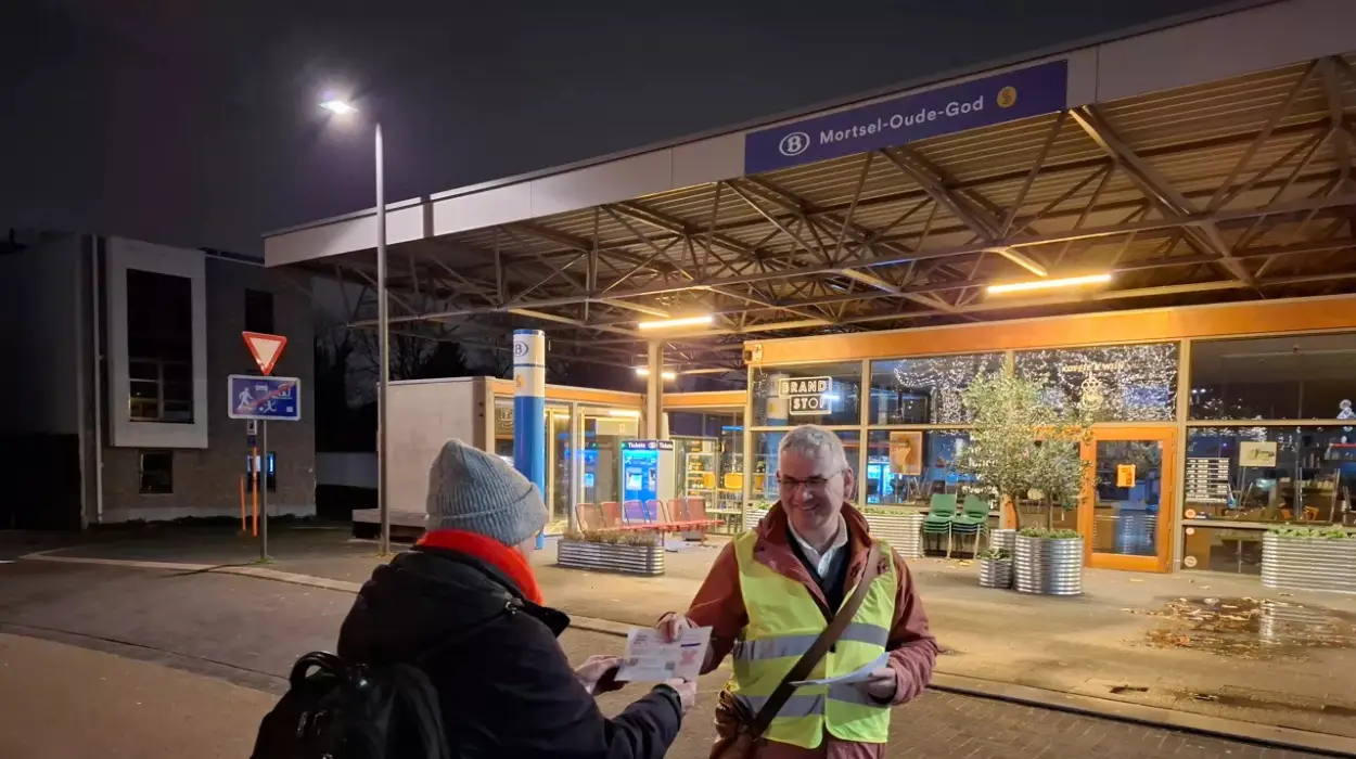 Brussels Commuters Rally: Peter Meukens Condemns Train Cuts at Mortsel-Oude-God