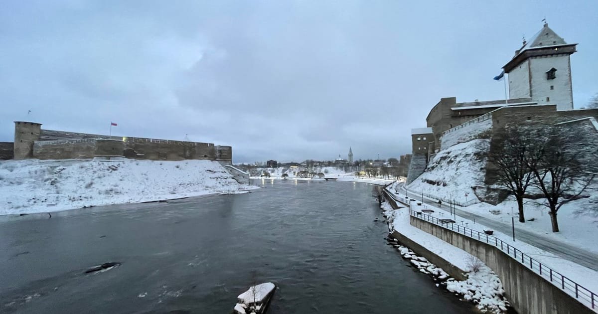 Estonia’s Border City Gazes Across a Frozen Frontier at Russia