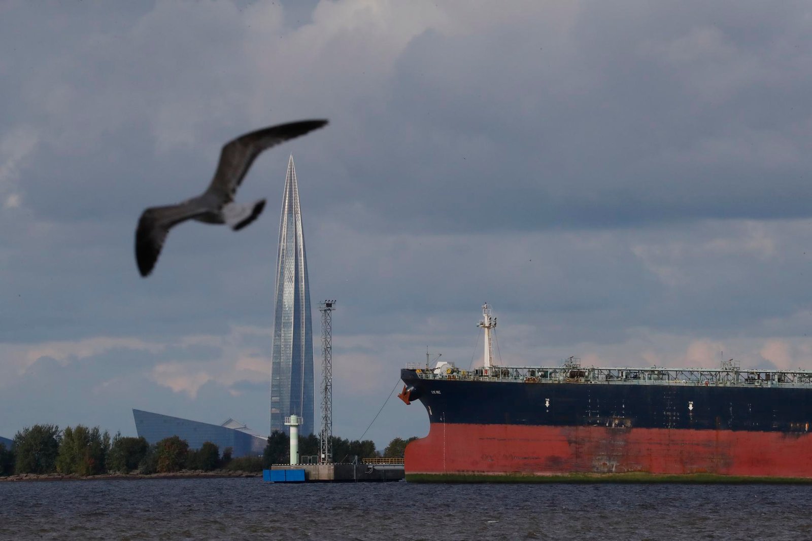 European Commission Reveals Additional Sanctions Targeting the Russian Shadow Fleet