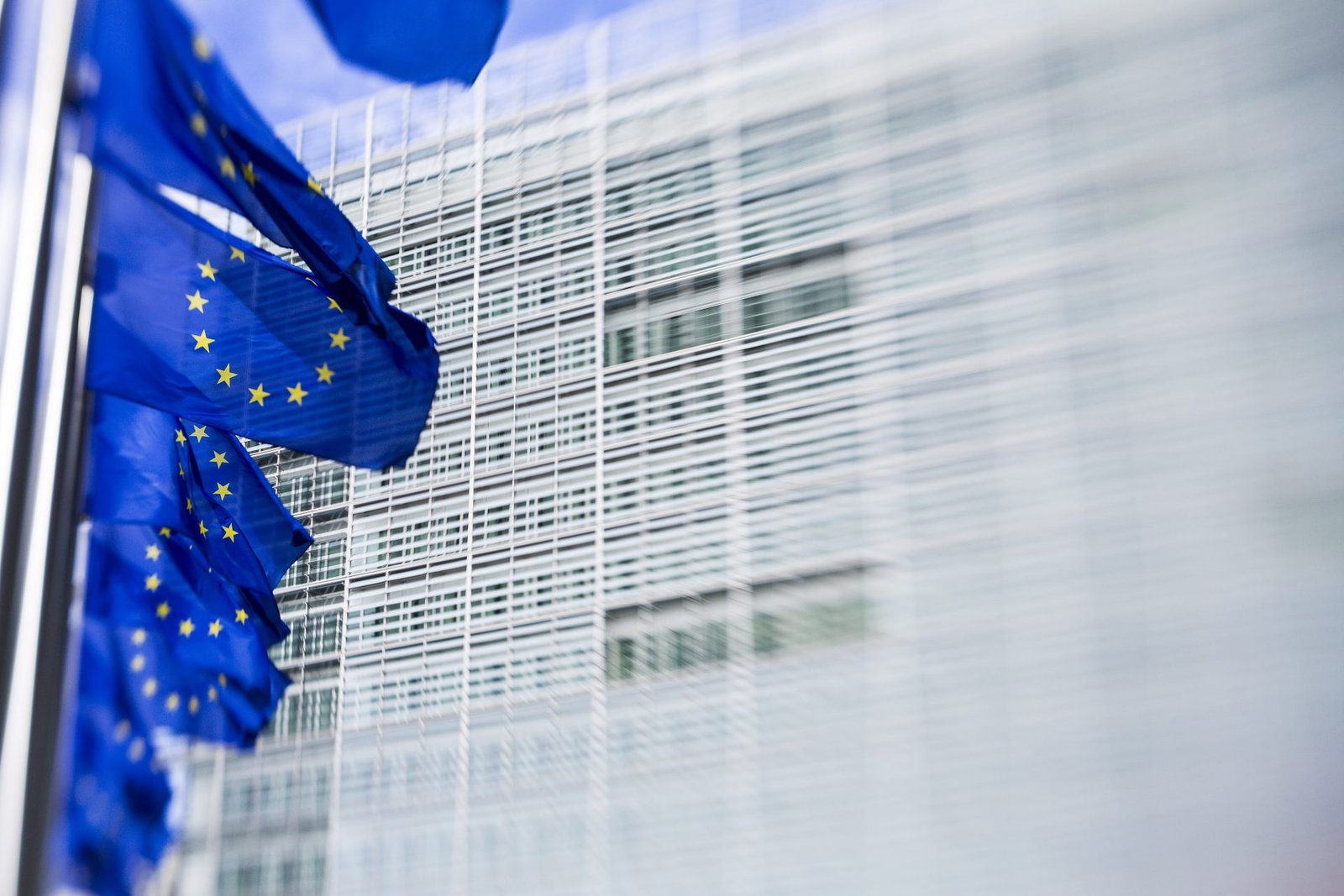 Greece Among Seven EU Nations Chosen to Establish Pioneering Artificial Intelligence “Factories”