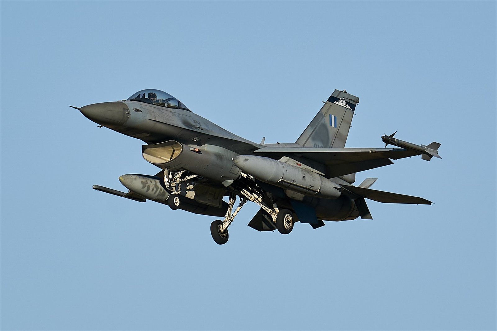 Over 50% of Spaniards Favor Increased Defense Spending in the EU