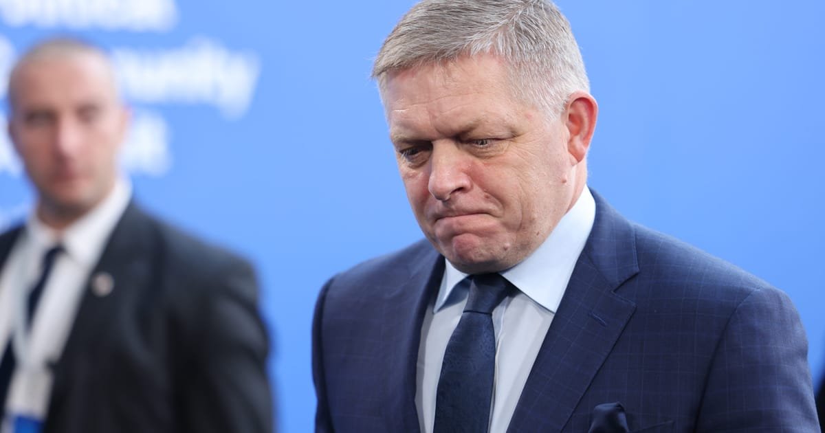 Ukraine Challenges Slovakia as Fico Threatens Power Cut Over Russia Gas Deal Dispute