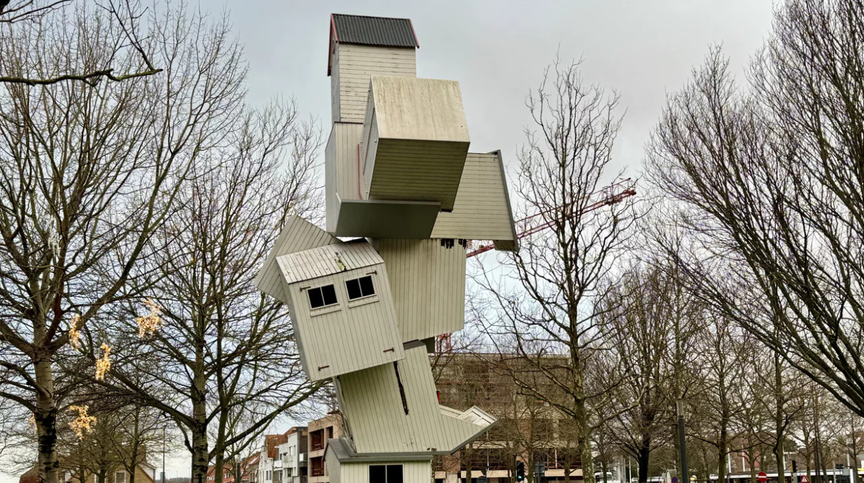 “Beach Castle by Fourtou Set for Removal in Knokke-Heist”