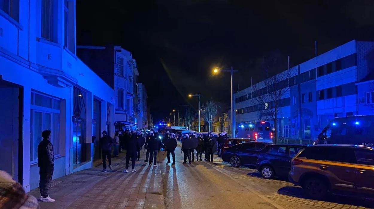 New Year Chaos in Antwerp: Arrests Made and Cars Targeted in Fireworks Incidents