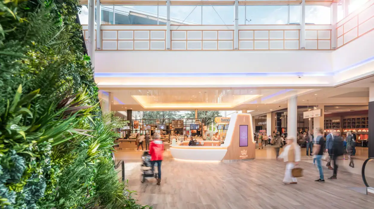 Sint-Niklaas Shopping Center Sets Record with 34,000 Visitors