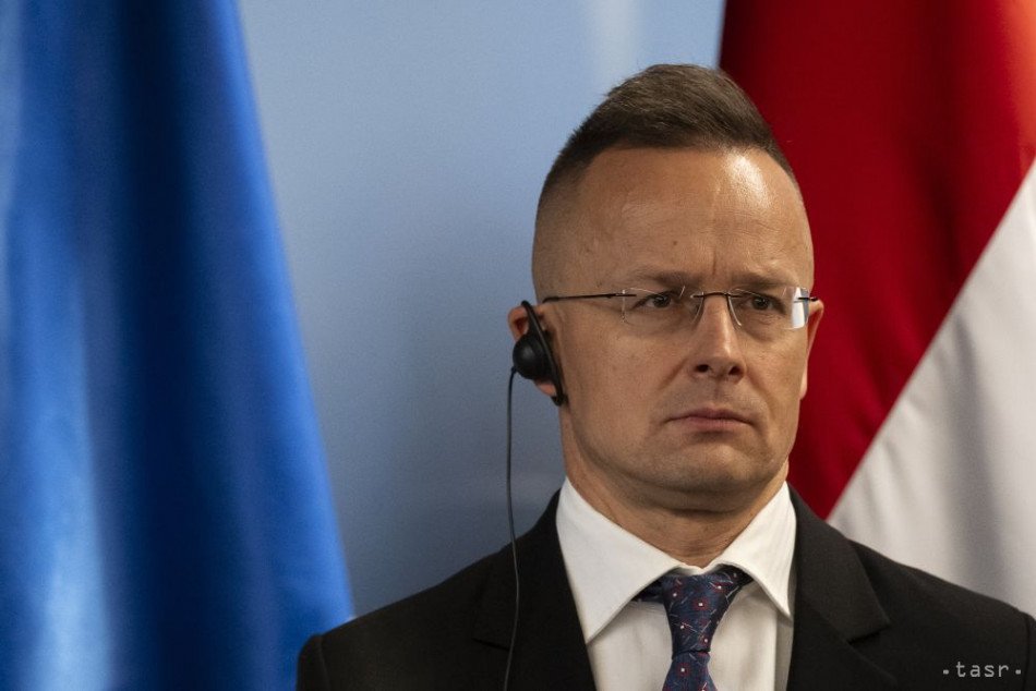 Szijjártó Discusses Ending Russian Gas Transit Through Ukraine with Blanár