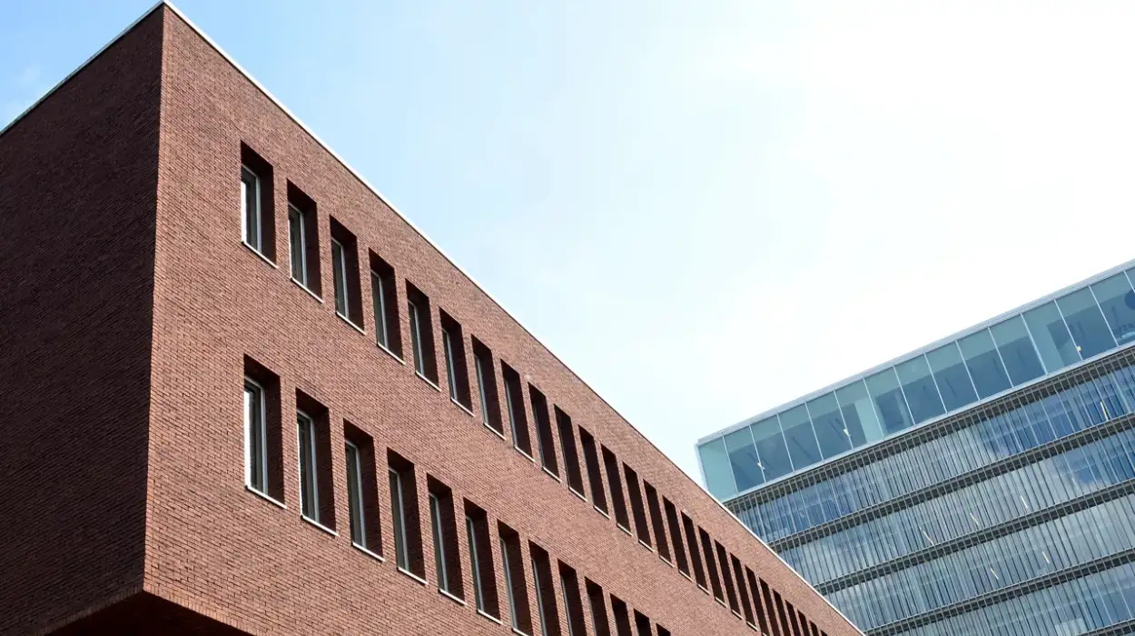 Artevelde Shifts Online and Postpones Exams Amid Ghent Strike