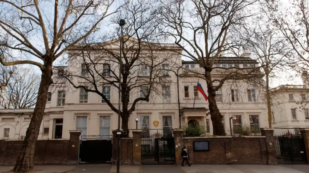 UK to Revoke Russian Diplomat’s Accreditation in Retaliatory Move