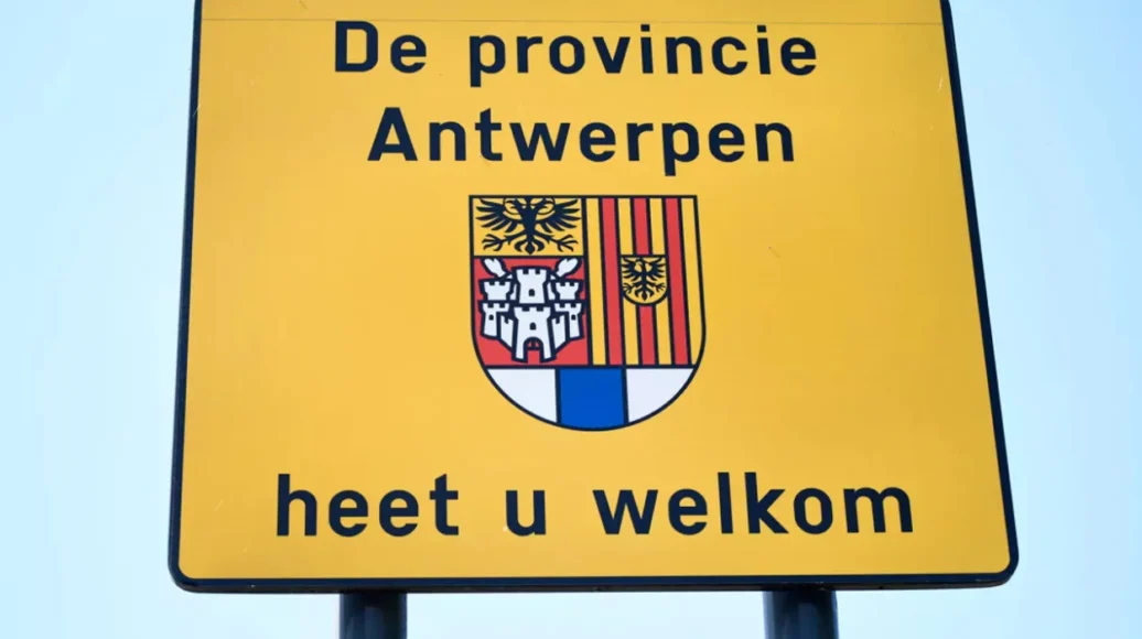 Zwijndrecht Signs on E17 and E34 Still Display Antwerp Province