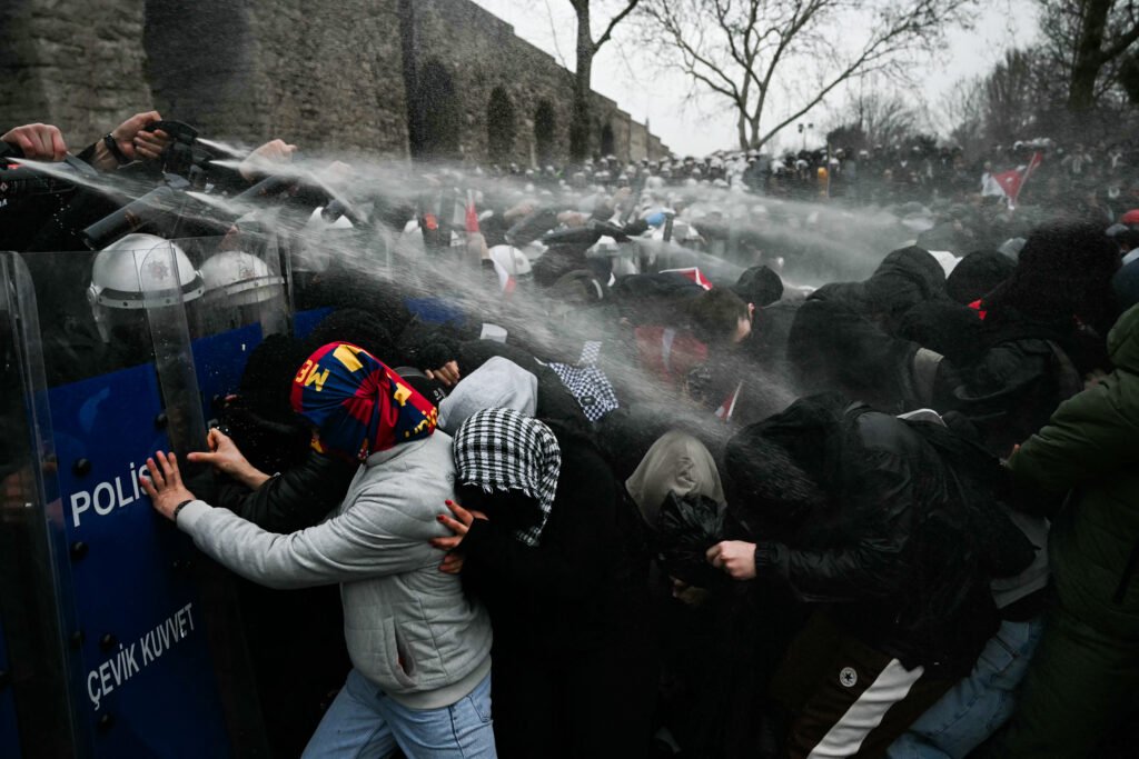 Erdoğan seizes geopolitical opportunity to suppress democratic opposition