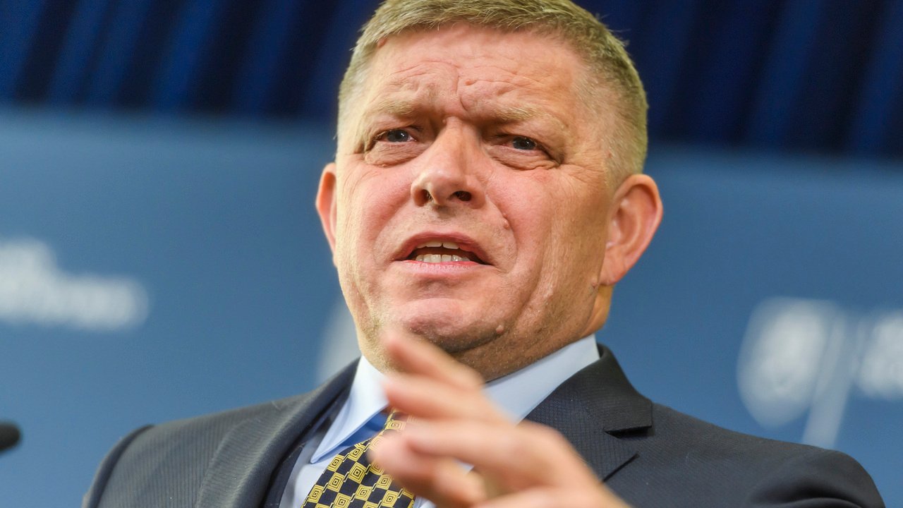 Fico Voices Opposition to Military and Financial Support for Ukraine Ahead of EU Summit