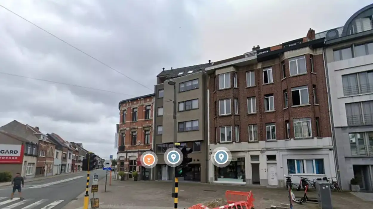 Fire on Bredabaan in Merksem: One Rescued from Roof, Several Hospitalized
