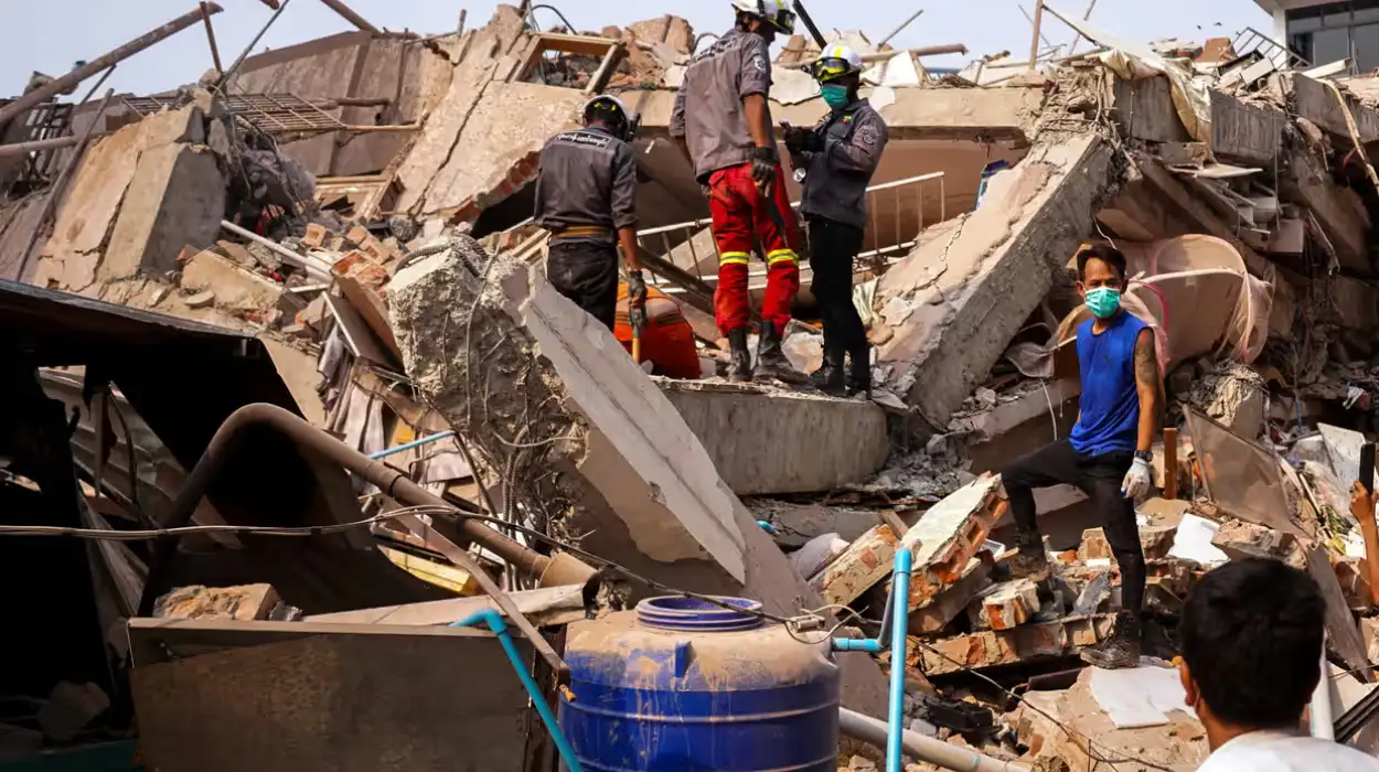 Rescuers Hunt for Survivors Following Deadly Earthquake in Myanmar