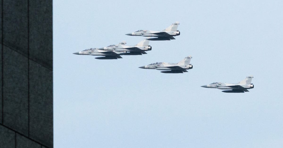 Ukraine Deploys French Mirage Jets for First Time to Repel Massive Russian Attack