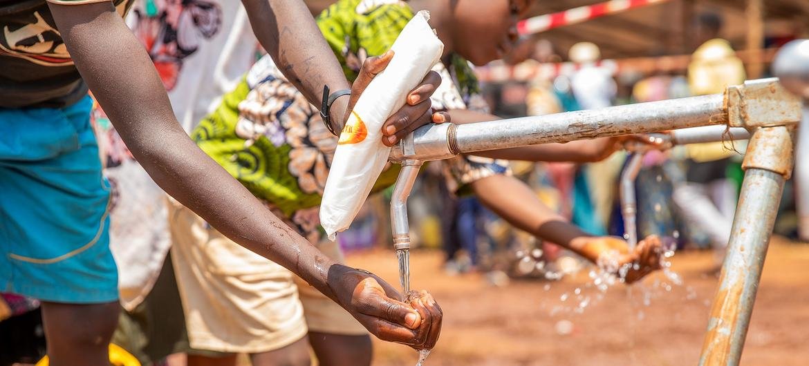 DR Congo Crisis Drives Refugees to Swim Across to Burundi