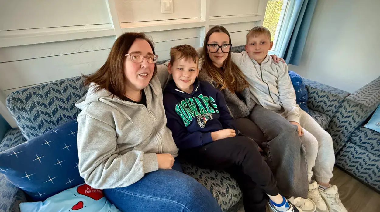 Els & Matisse Visit Ronald McDonald House at Center Parcs De Haan