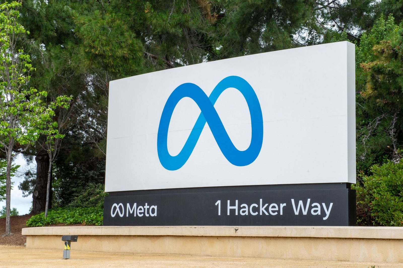 European Commission to Soon Announce Decisions on Apple and Meta