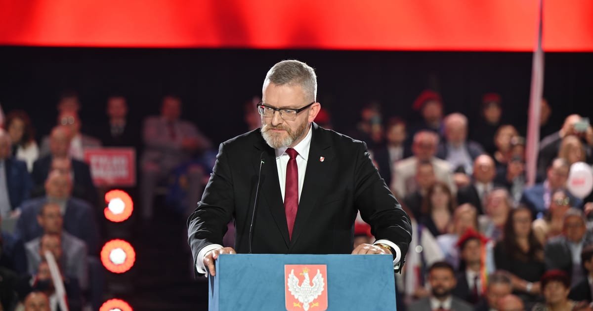 Far-Right Polish MEP Threatens Doctor with ‘Citizen’s Arrest’ over Late-Term Abortion Procedure