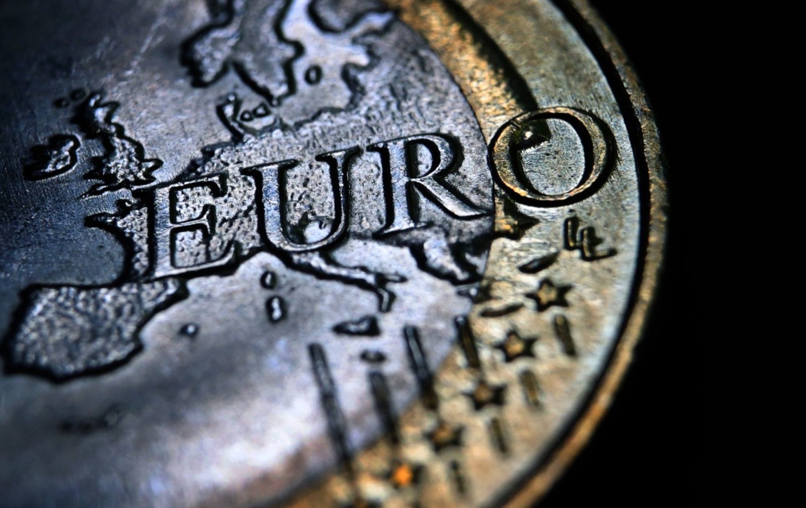 Government Chooses Not to Set a Timeline for Euro Introduction in Czech Republic