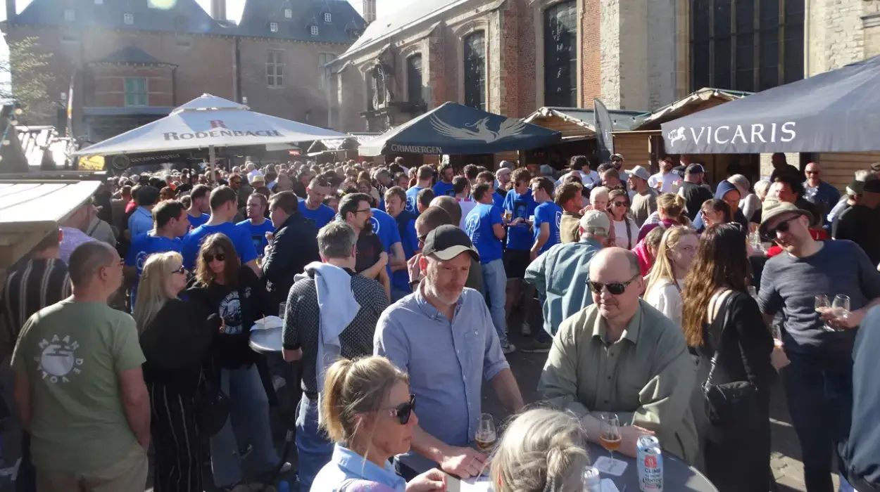 Hopmarkt Beer Festival Brings Live Music to Sint-Niklaas