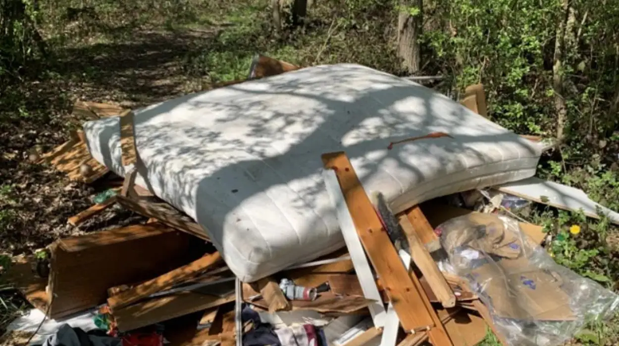 Illegal Dumping Hits Aarschot and Scherpenheuvel; Mayors Respond
