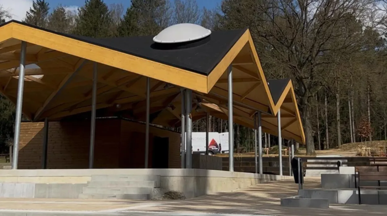 Park Upgrades in Oud-Heverlee: New Pavilion and Pathways Introduced