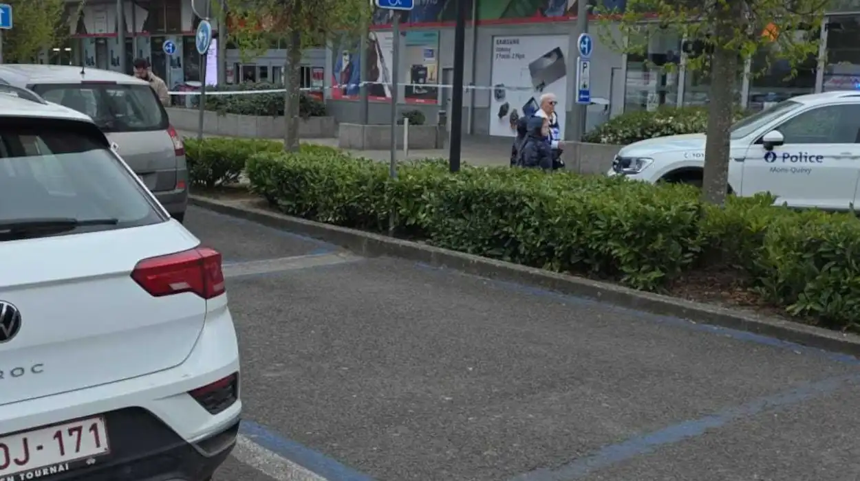 Robbery at Jemappes Shopping Center Forces MediaMarkt Closure