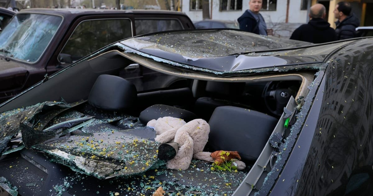 Russia Injures Over 100 in Kharkiv with New Supersonic Cluster Missile