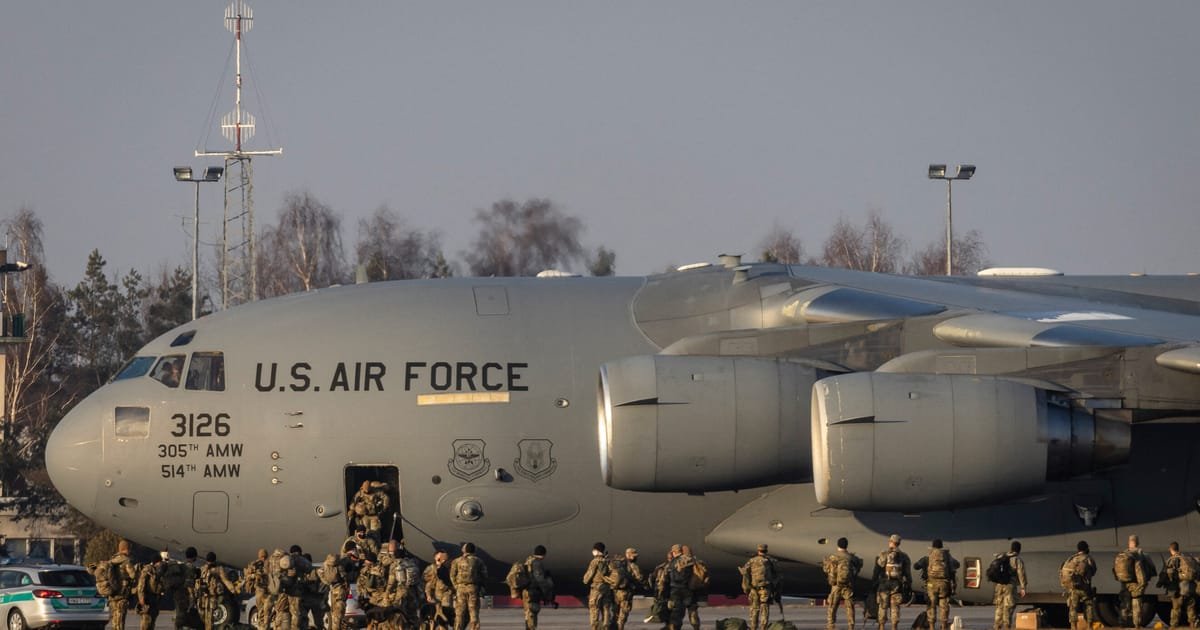 US Withdraws Personnel from Major Ukraine Arms Support Hub in Poland