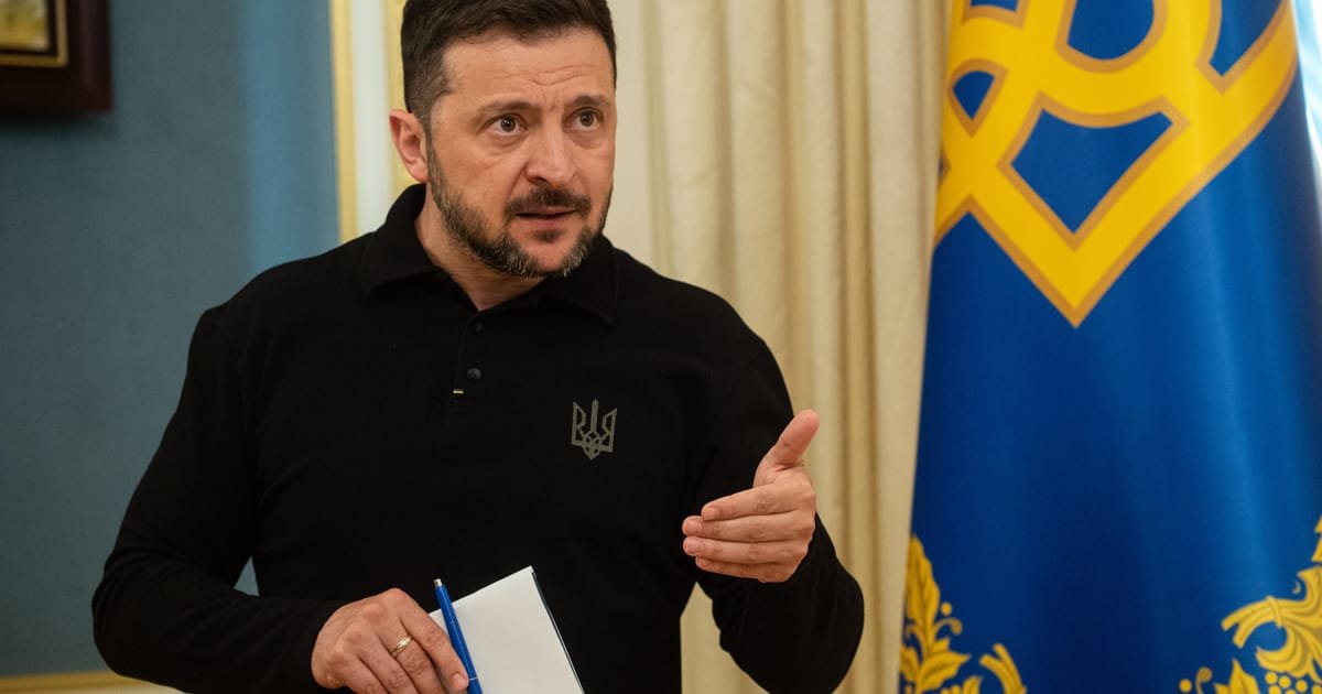 Zelenskyy Faces Domestic Scrutiny Over Peace Negotiations and U.S. Mineral Agreement
