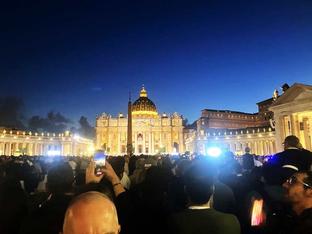 Conclave Begins Amid Black Smoke Following Turbulent Week of Lobbying and Intrigue