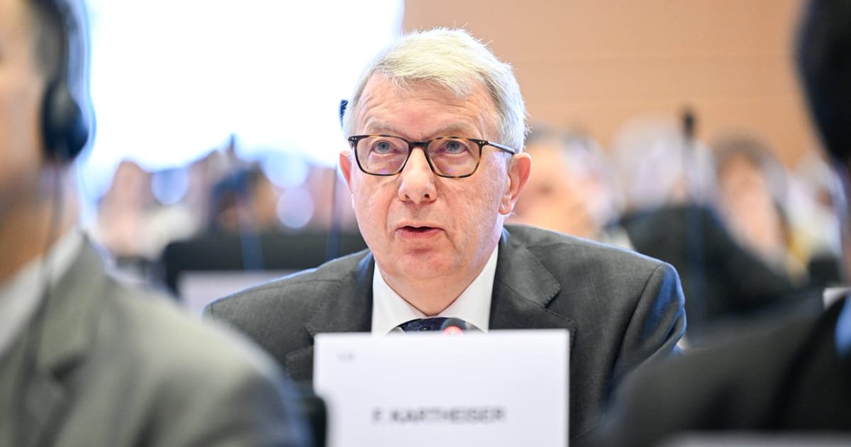 Disgraced EU Lawmaker Kartheiser to Hold Talks with Kremlin Officials in Moscow
