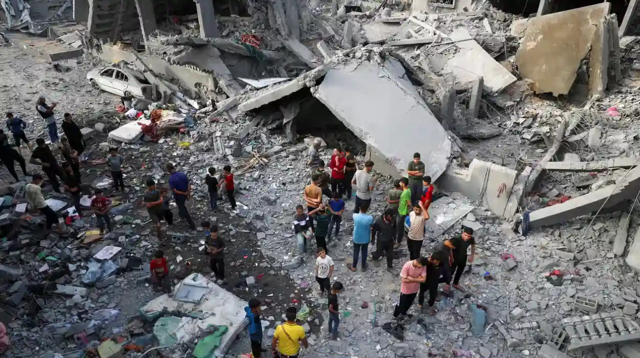Israeli Airstrikes in Gaza Kill 100 as Ceasefire Talks Continue