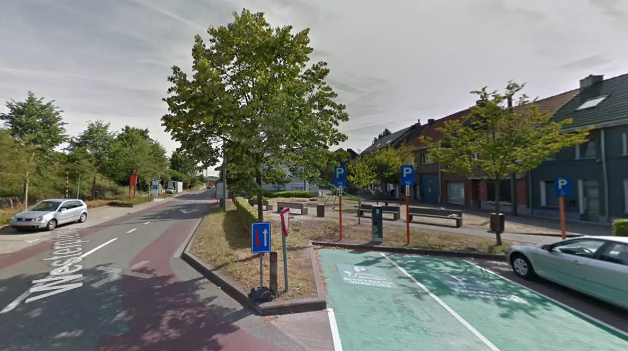 Sint-Niklaas Reopens Playground After Asbestos Cleanup