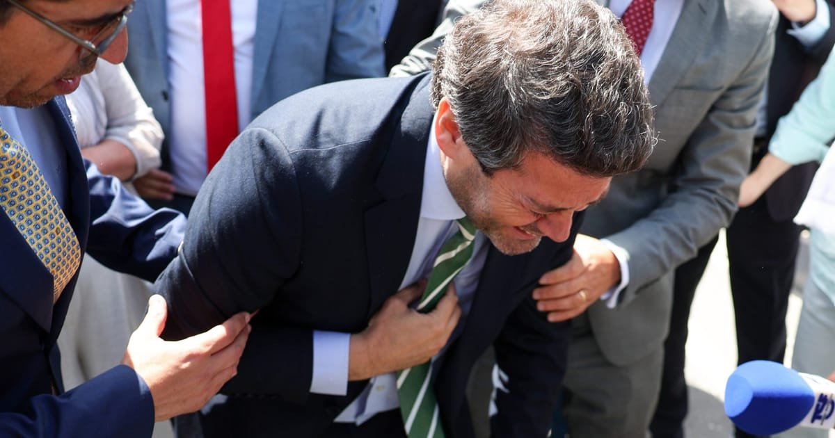 Upset Stomach Halts Campaigning for Portugal’s Far-Right Candidate