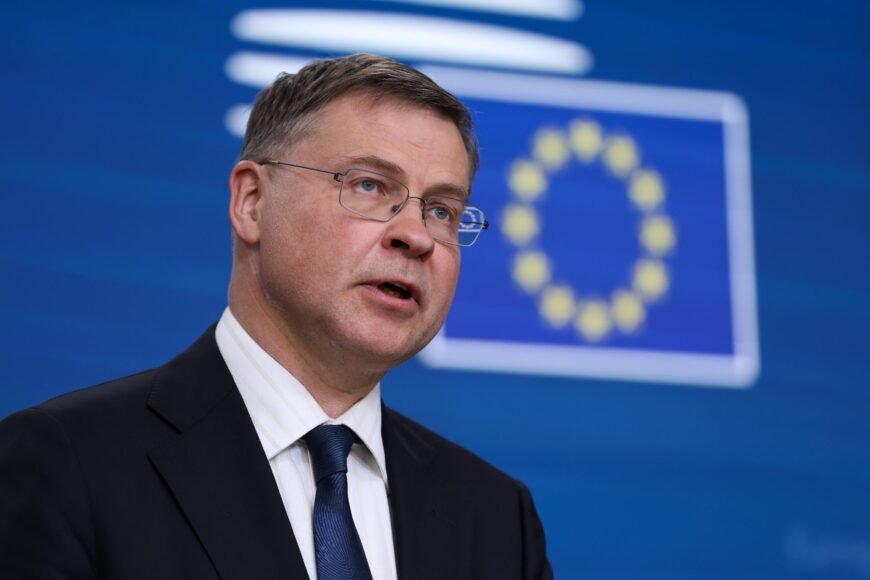 Valdis Dombrovskis Expresses Moderate Optimism Regarding Bulgaria’s Eurozone Accession Next Year