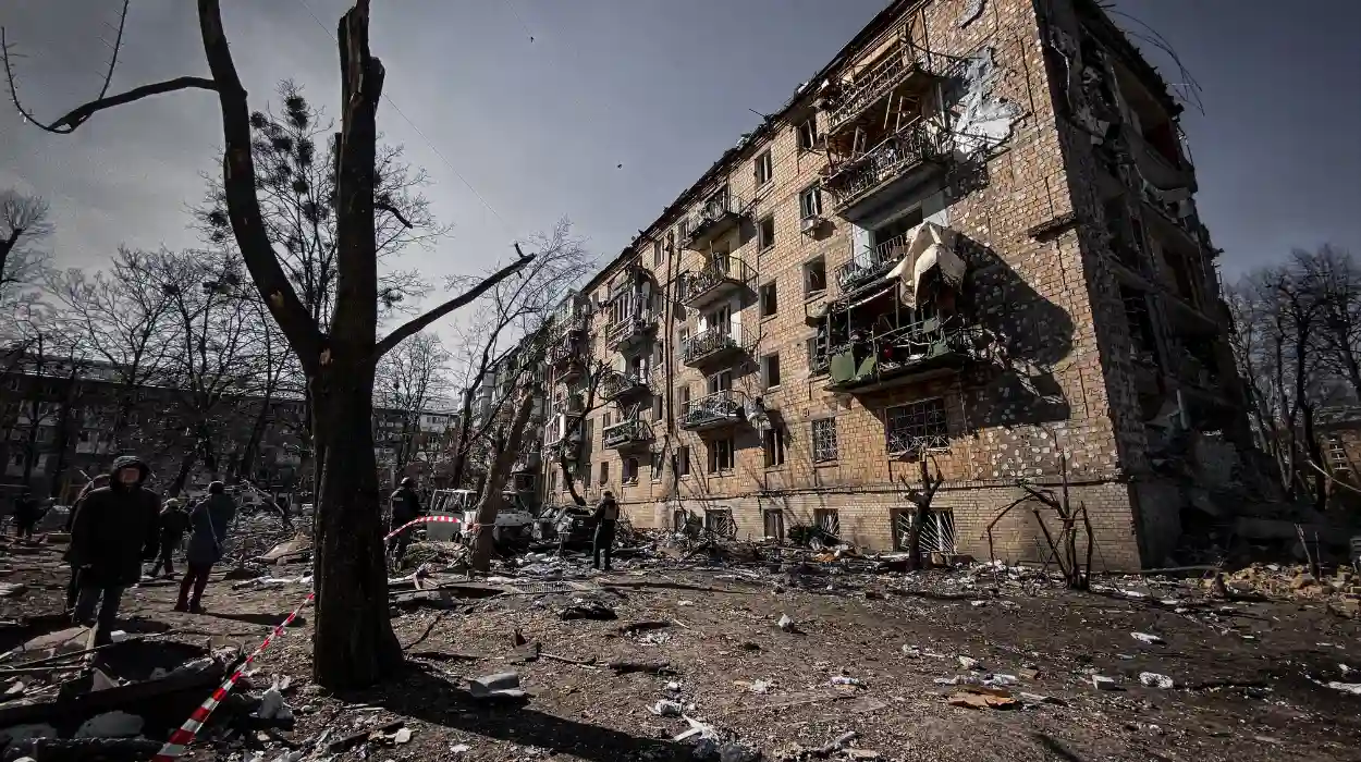 Can a Nuclear Bomb Devastate an Entire Country?