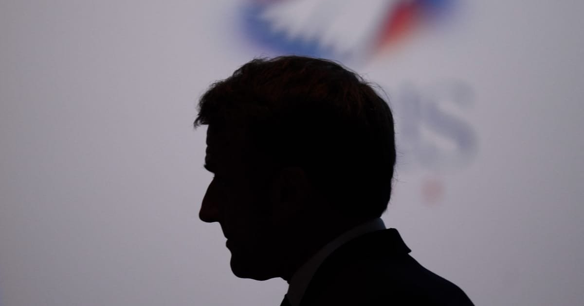 Dissolution : un an après, Macron toujours sûr de son coup (mais pas de la suite)